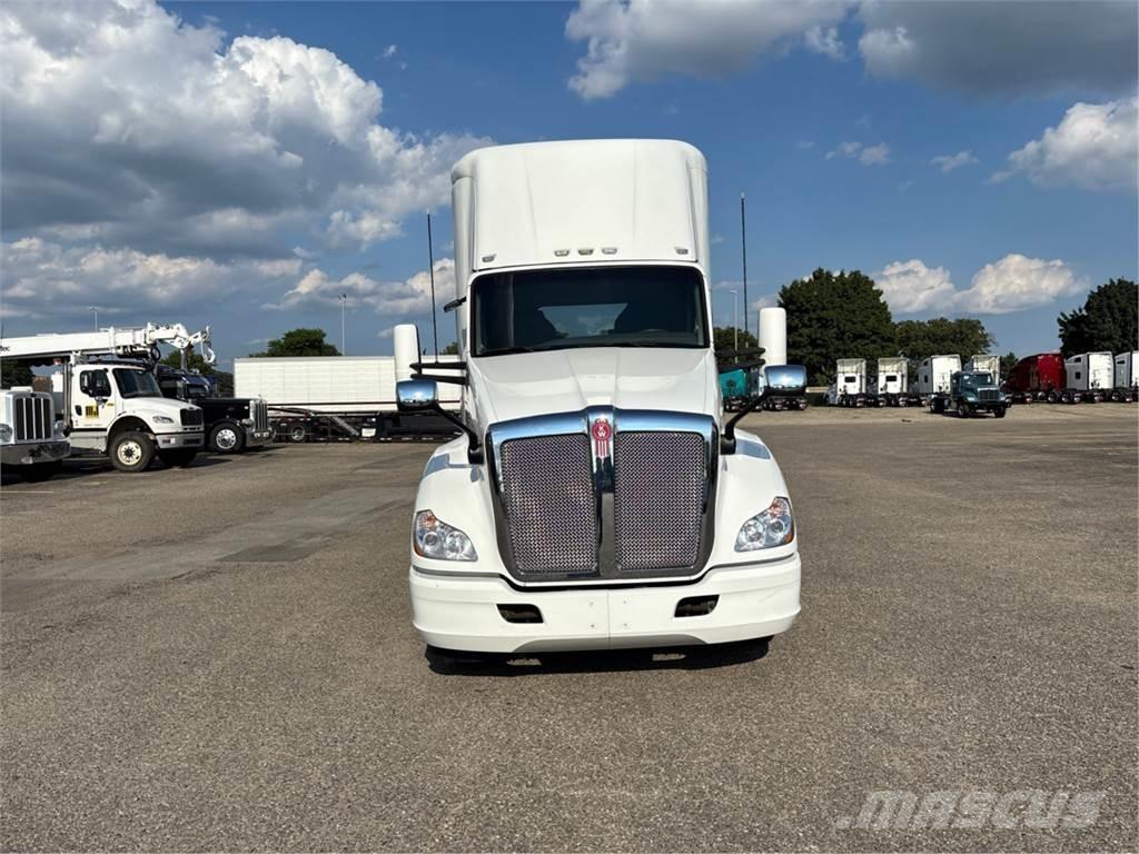 Kenworth T680 Truck Tractor Units
