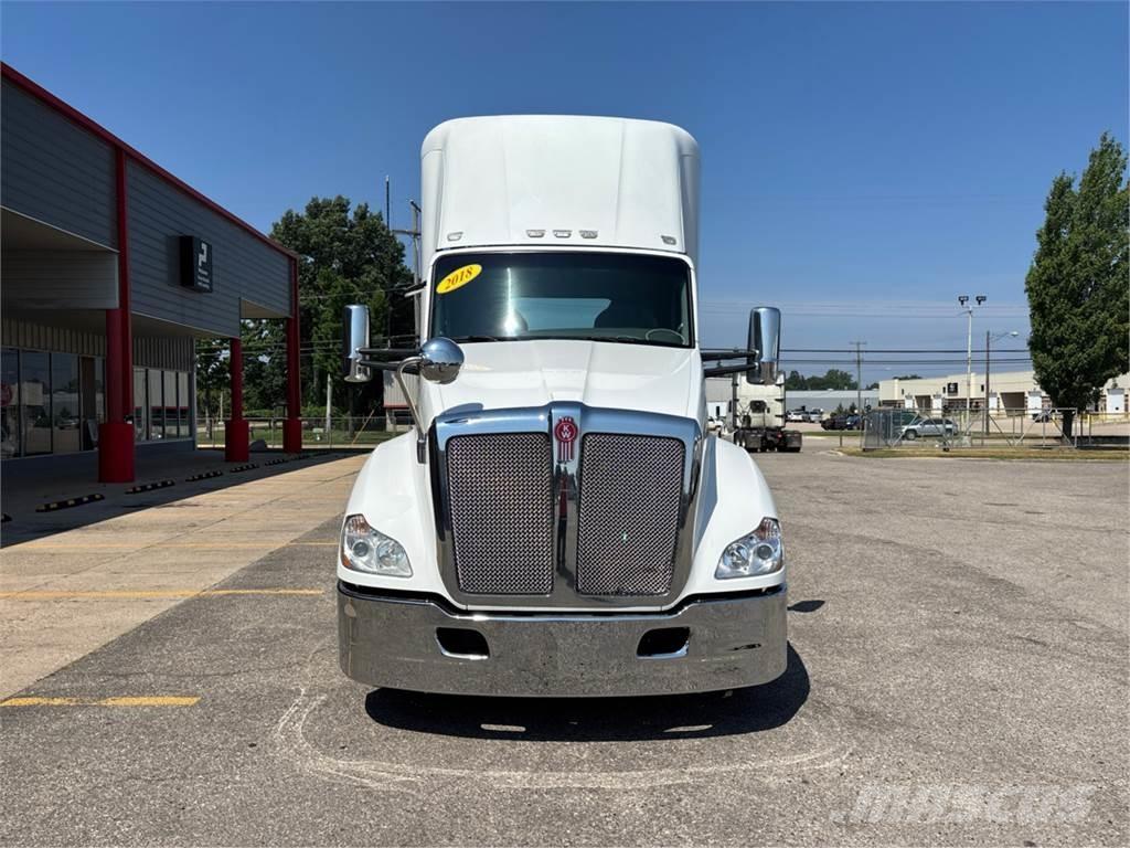 Kenworth T680 Truck Tractor Units