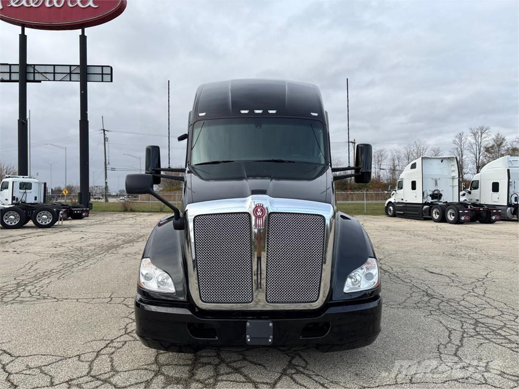 Kenworth T680 Truck Tractor Units