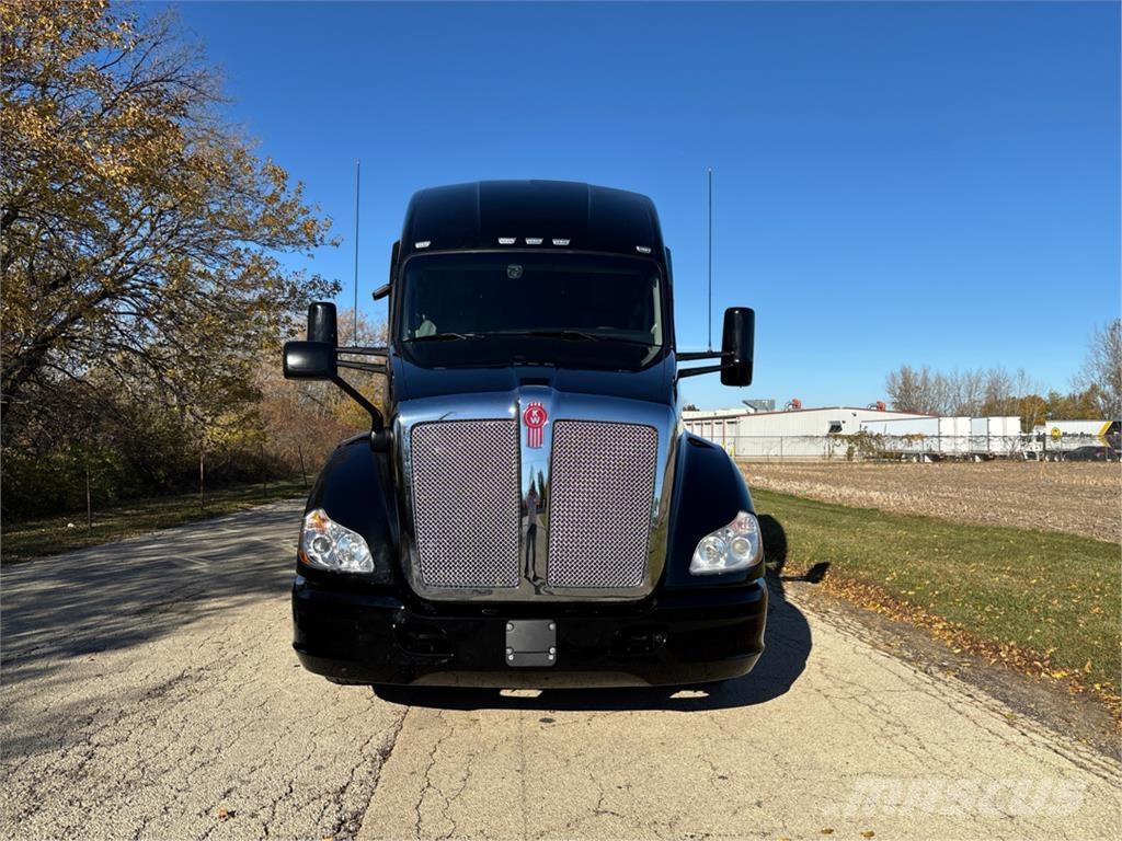 Kenworth T680 Truck Tractor Units
