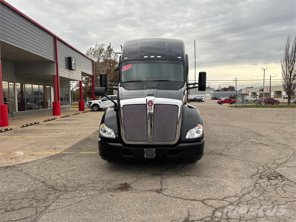 Kenworth T680 Truck Tractor Units