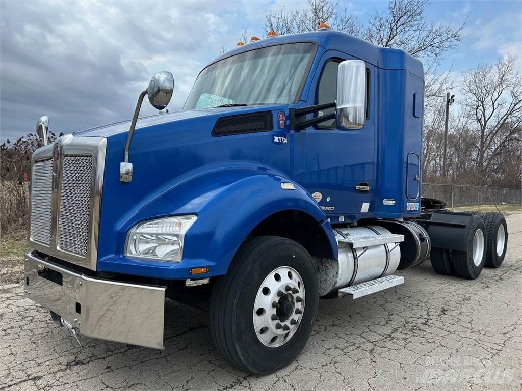 Kenworth T880 Truck Tractor Units