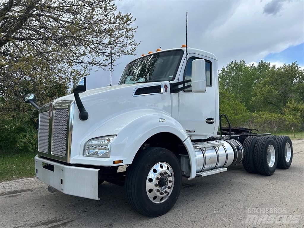 Kenworth T880 Truck Tractor Units