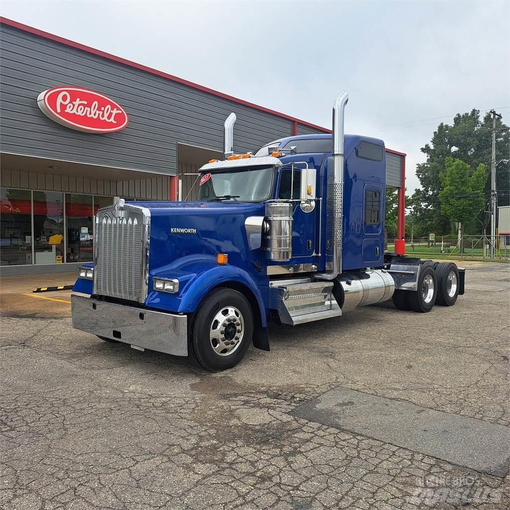 Kenworth W900 Truck Tractor Units