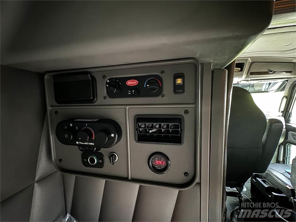 Peterbilt 389 Truck Tractor Units