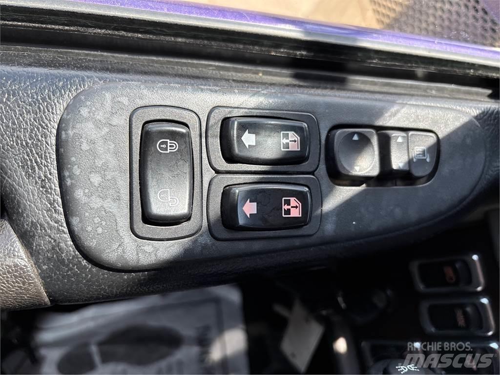 Peterbilt 389 Truck Tractor Units