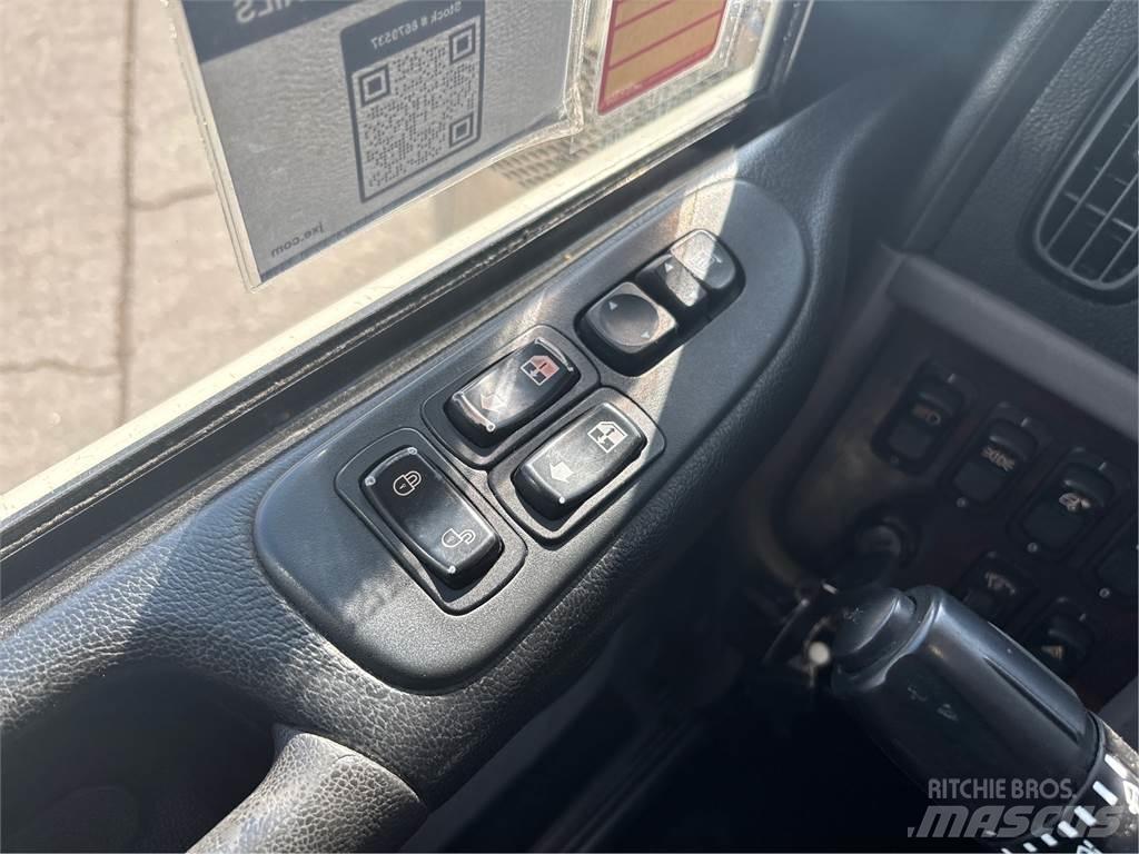 Peterbilt 389 Truck Tractor Units