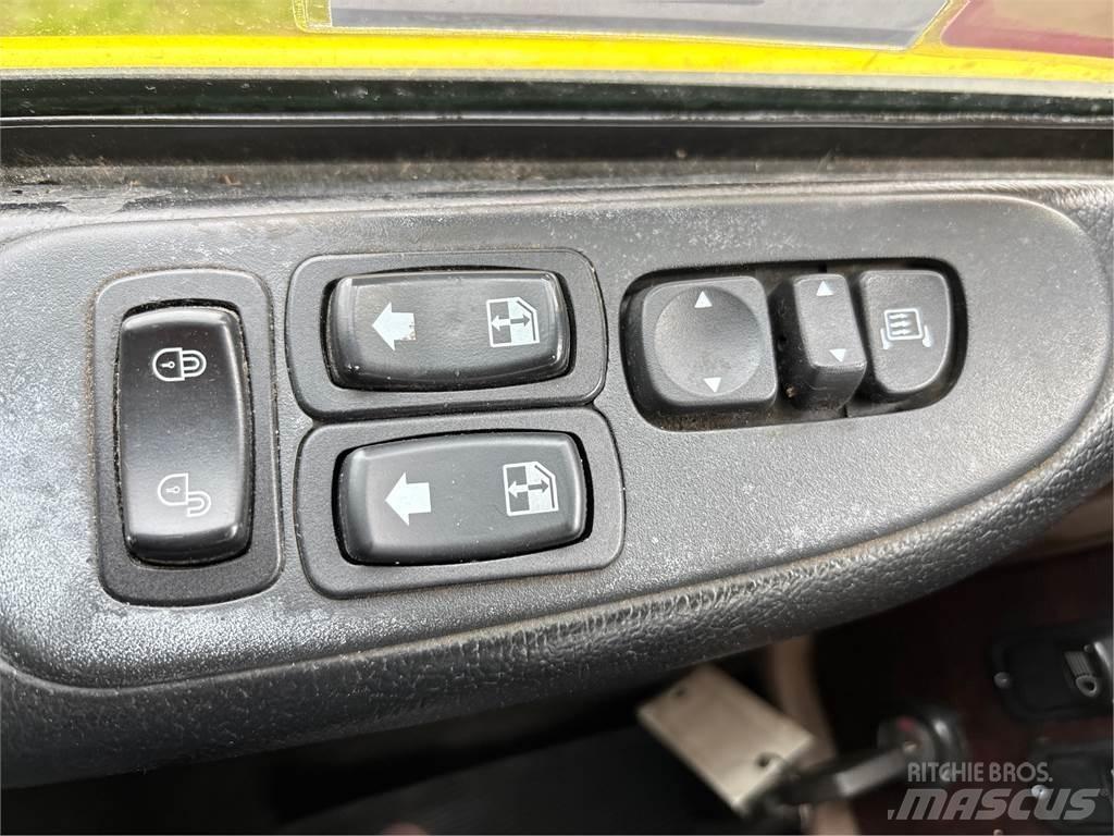 Peterbilt 389 Truck Tractor Units