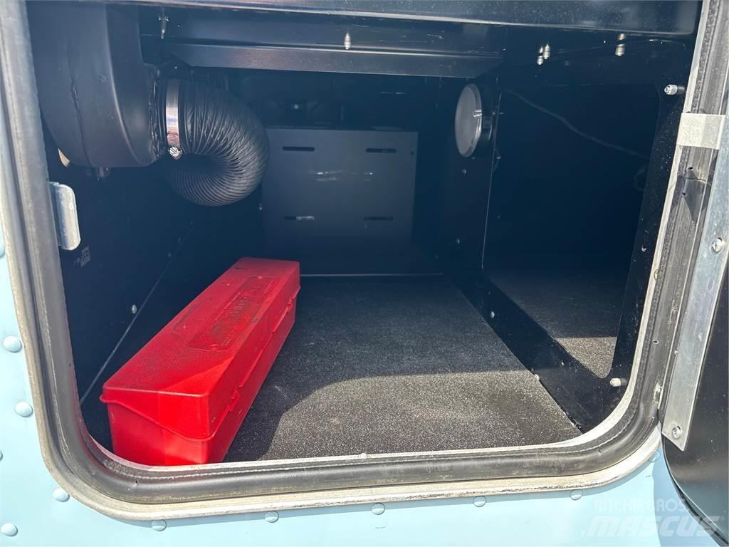 Peterbilt 389 Truck Tractor Units