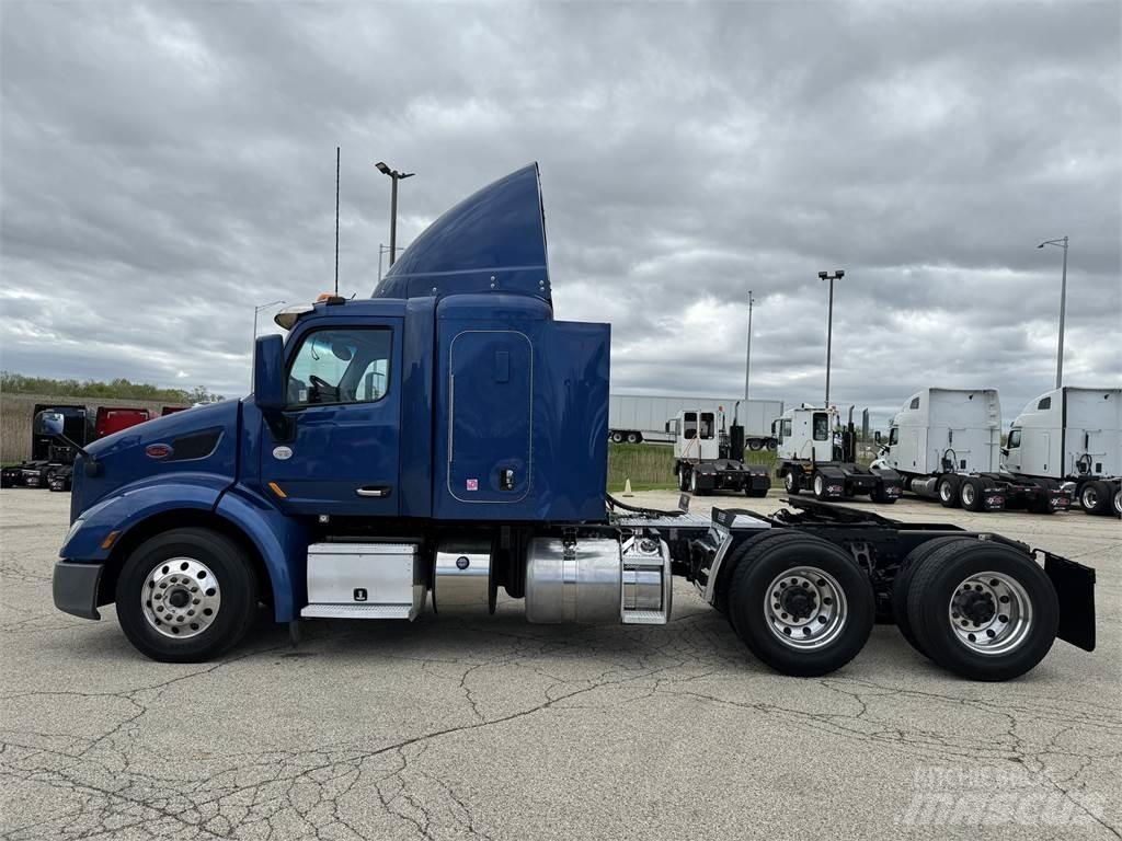 Peterbilt 579 Truck Tractor Units