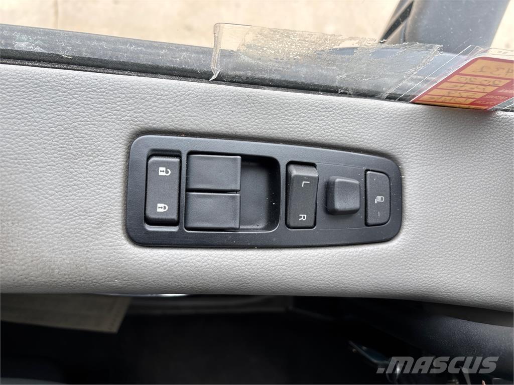 Peterbilt 579 Truck Tractor Units