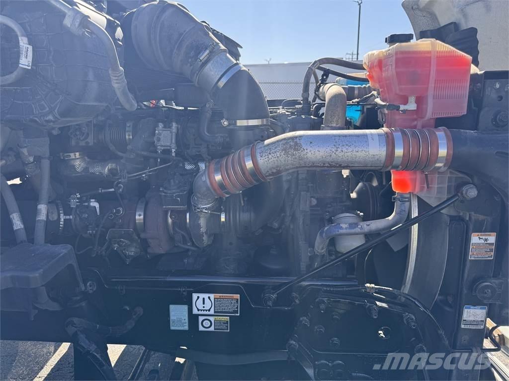 Peterbilt 579 Truck Tractor Units