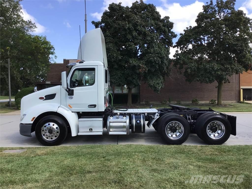 Peterbilt 579 Truck Tractor Units
