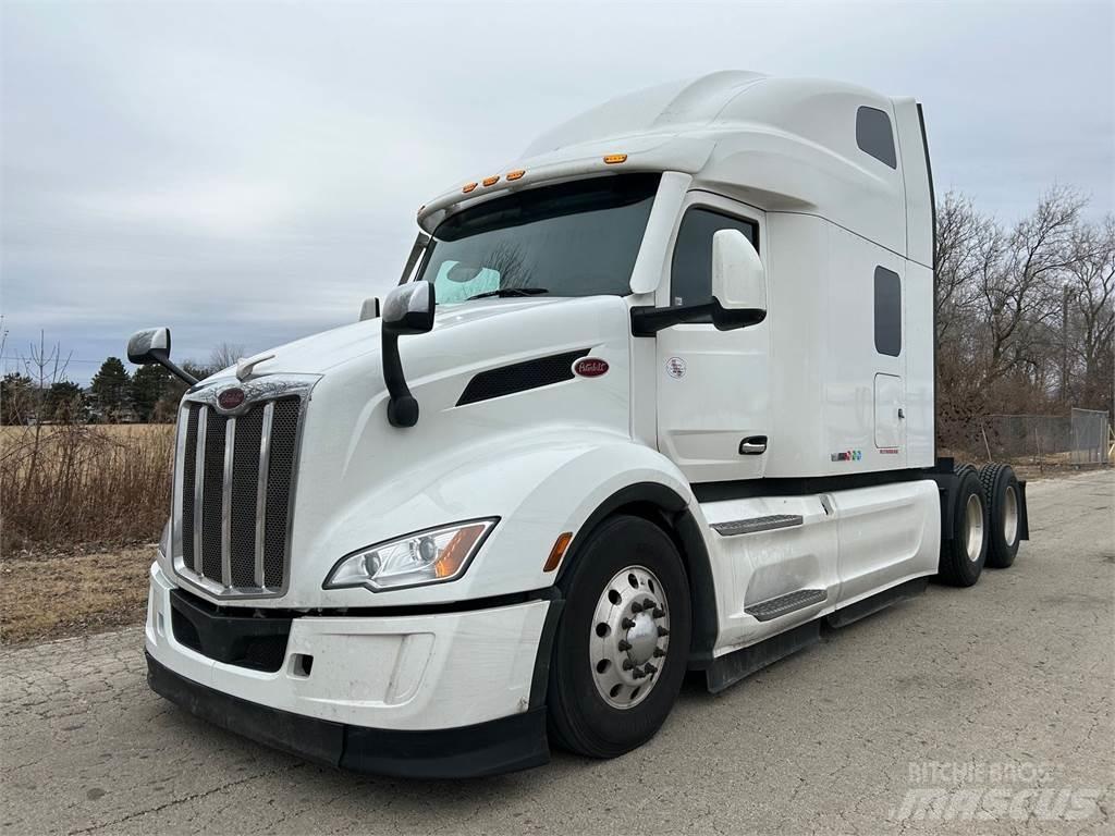 Peterbilt 579 Truck Tractor Units