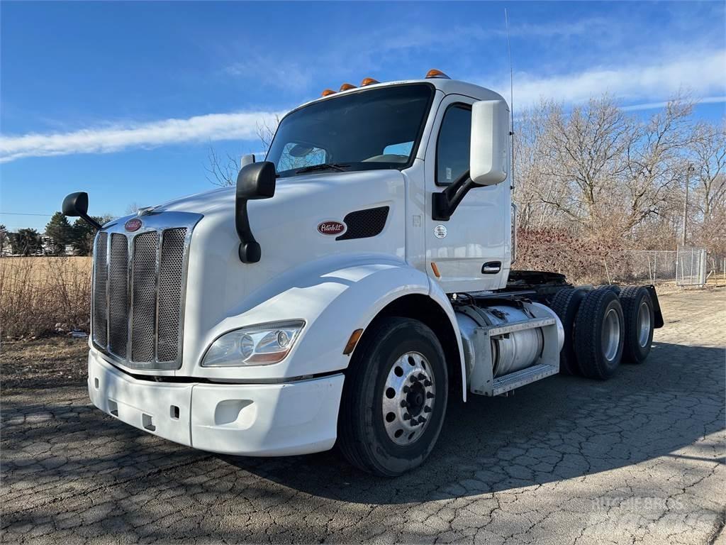 Peterbilt 579 Truck Tractor Units
