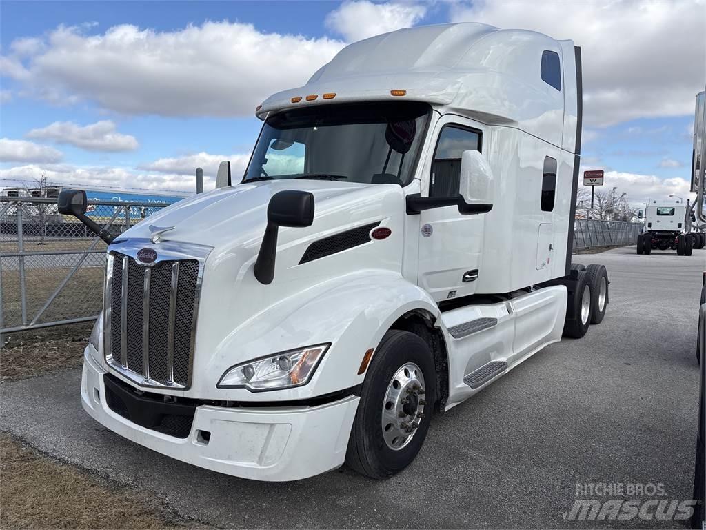 Peterbilt 579 Truck Tractor Units