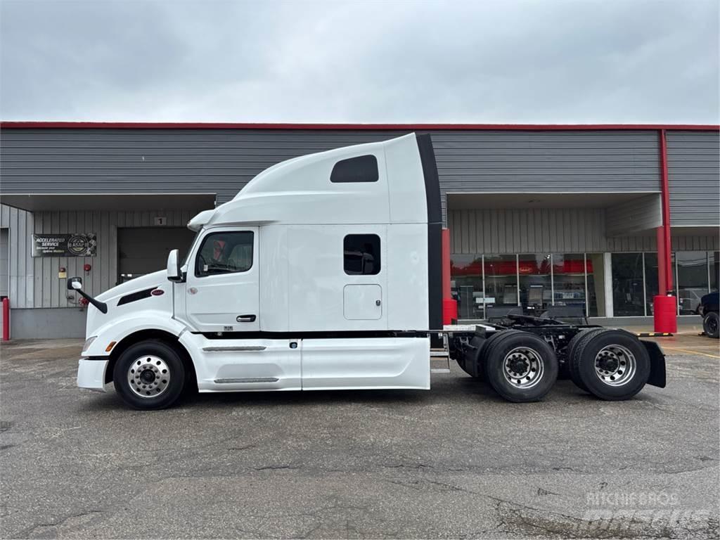 Peterbilt 579 Truck Tractor Units