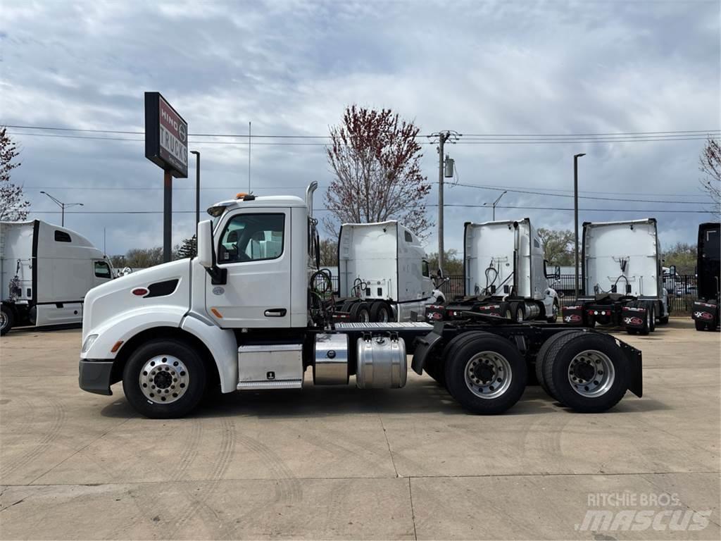 Peterbilt 579 Truck Tractor Units