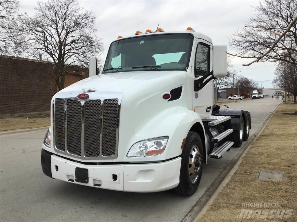 Peterbilt 579 Truck Tractor Units