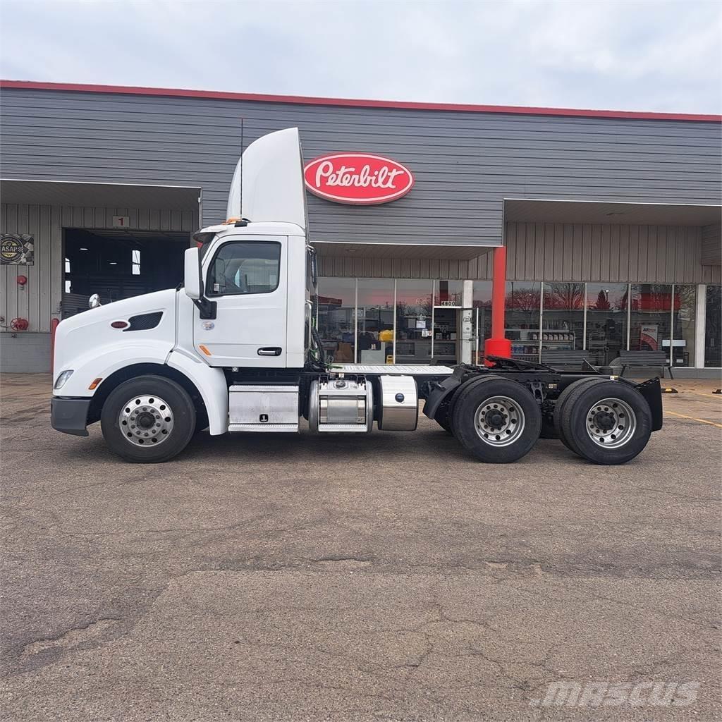 Peterbilt 579 Truck Tractor Units