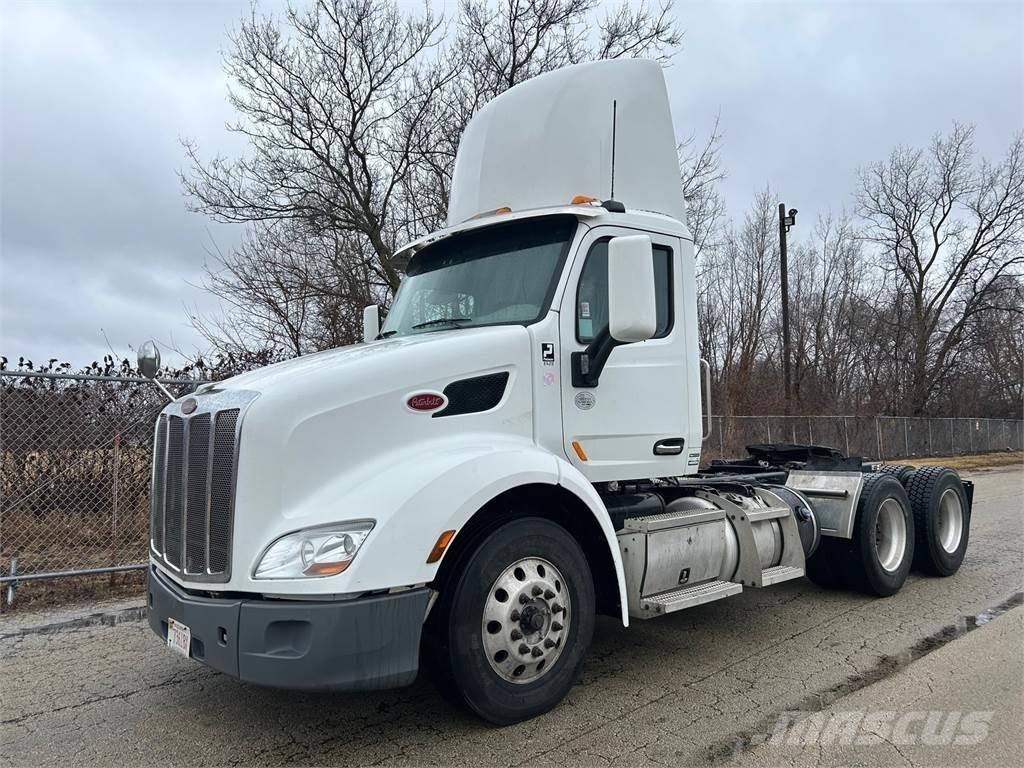 Peterbilt 579 Truck Tractor Units