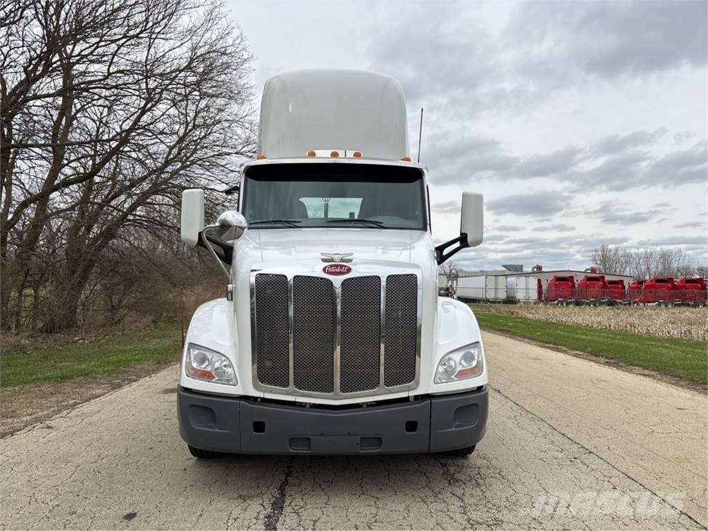 Peterbilt 579 Truck Tractor Units