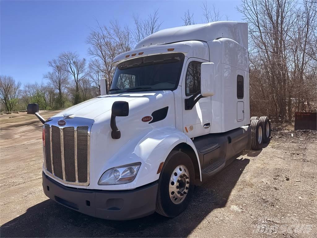 Peterbilt 579 Truck Tractor Units