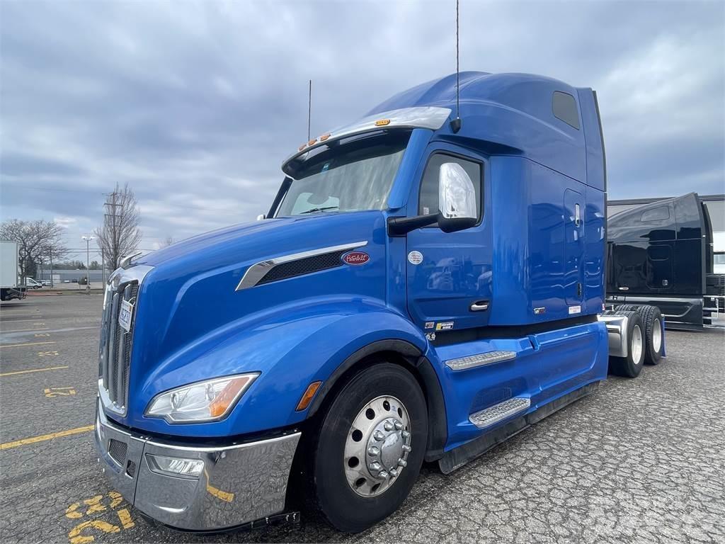 Peterbilt 579 Truck Tractor Units