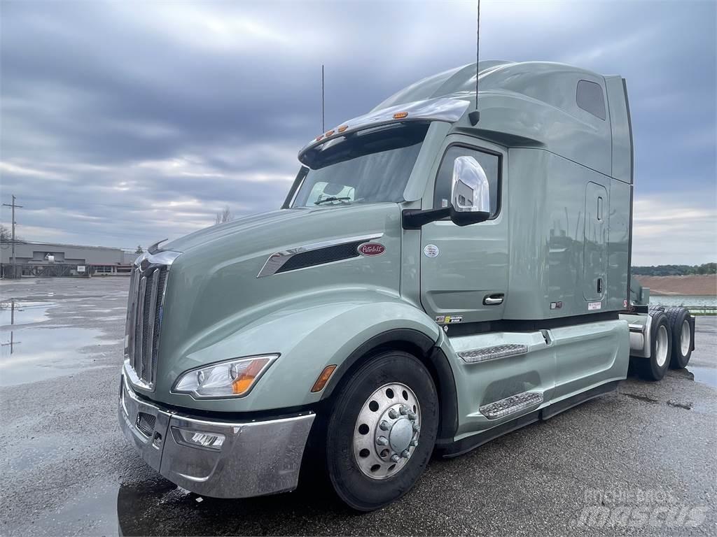 Peterbilt 579 Truck Tractor Units