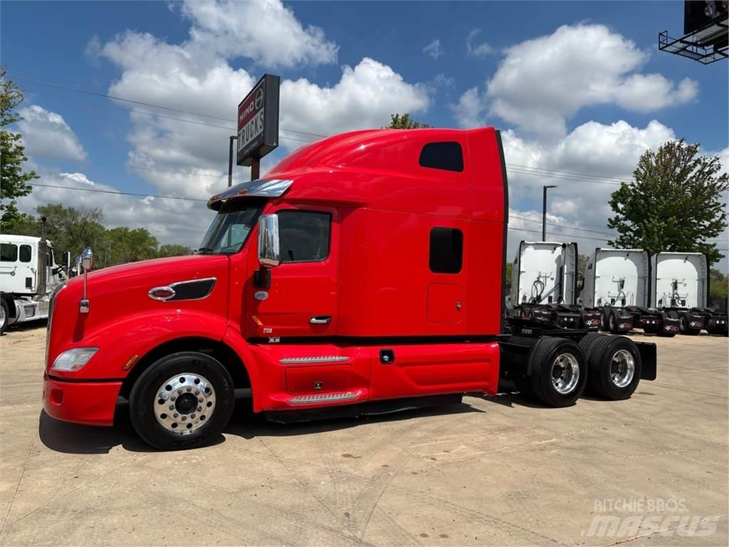 Peterbilt 579 Truck Tractor Units