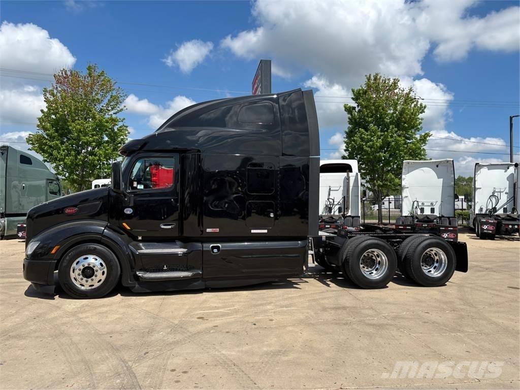 Peterbilt 579 Truck Tractor Units