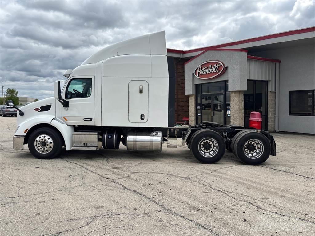 Peterbilt 579 Truck Tractor Units