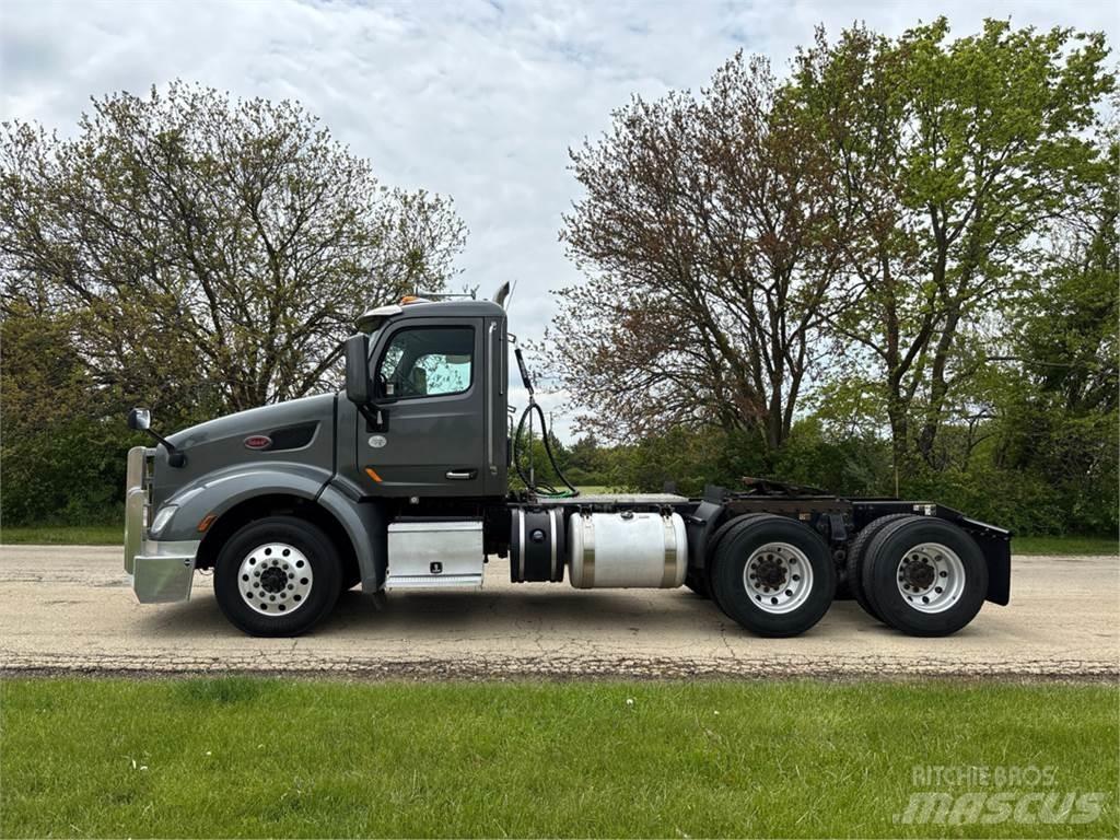 Peterbilt 579 Truck Tractor Units