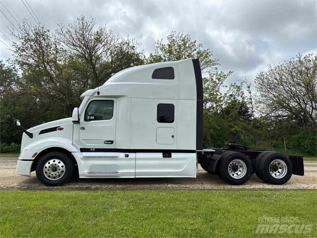 Peterbilt 579 Truck Tractor Units