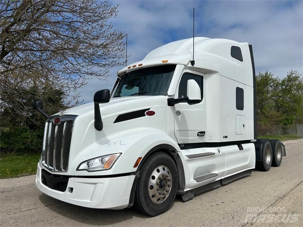 Peterbilt 579 Truck Tractor Units