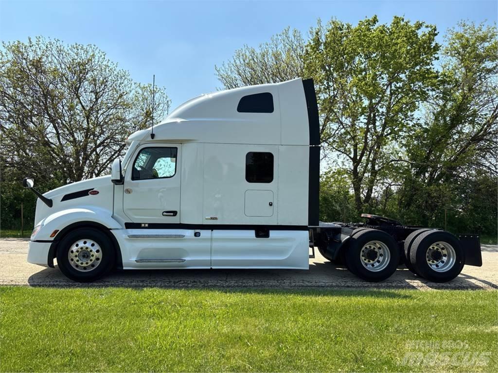 Peterbilt 579 Truck Tractor Units