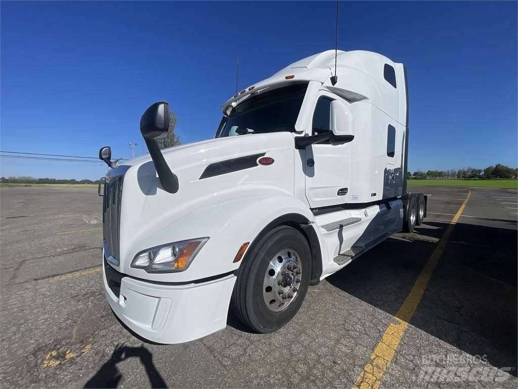Peterbilt 579 Truck Tractor Units