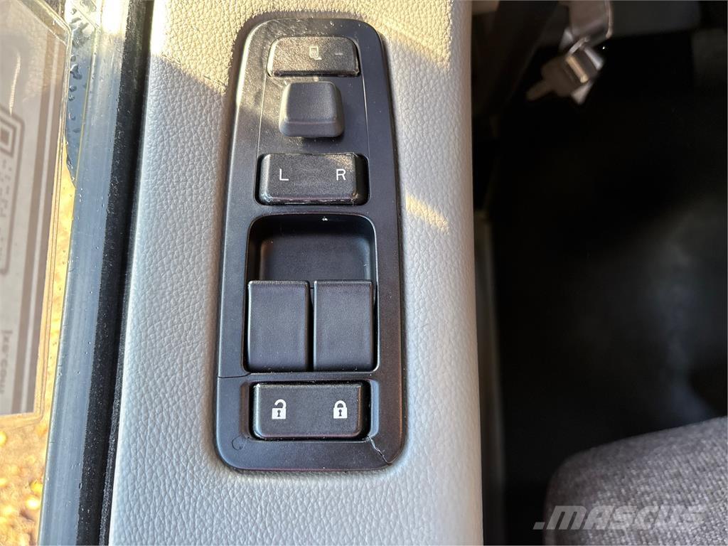 Peterbilt 579 Truck Tractor Units