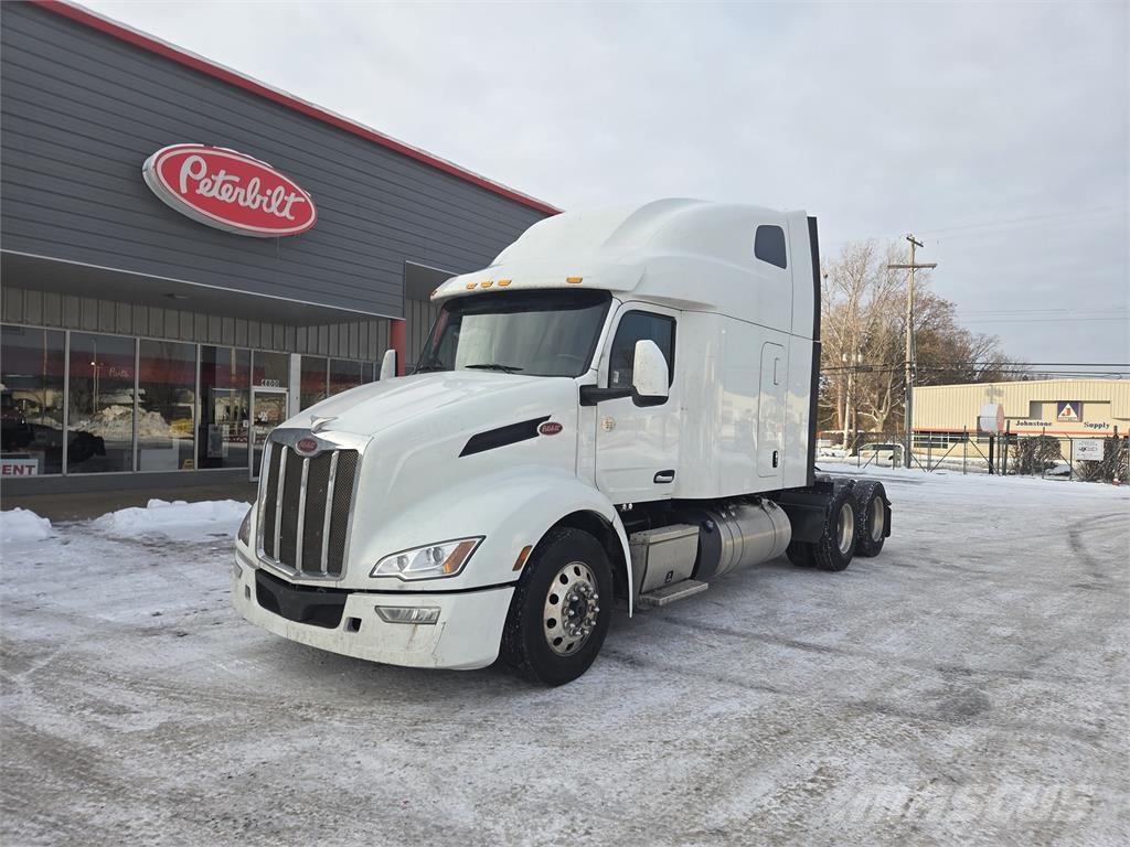 Peterbilt 579 Truck Tractor Units