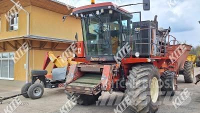 Byron 8400 Combine harvesters