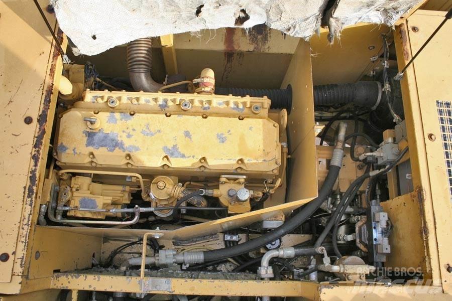 CAT 214B Wheeled excavators