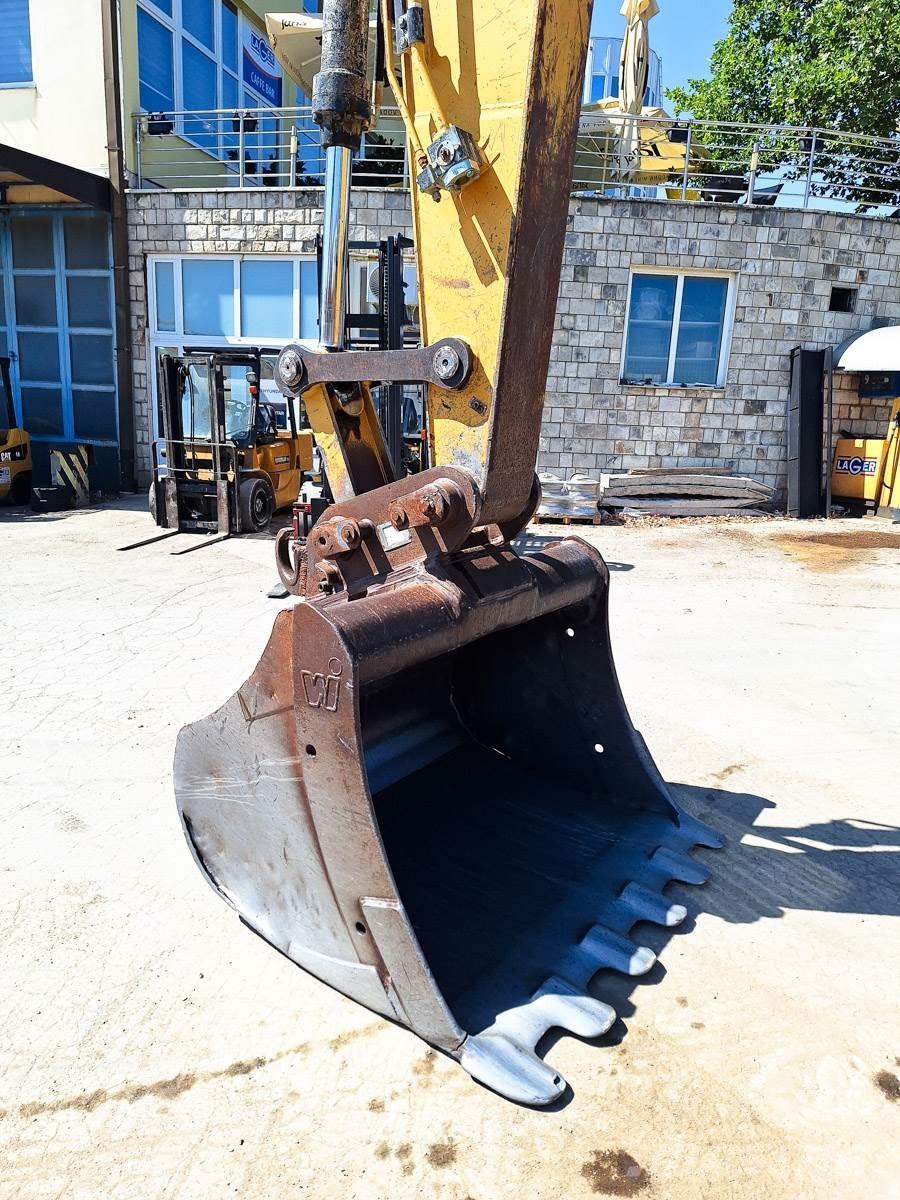 CAT 323D Crawler excavators