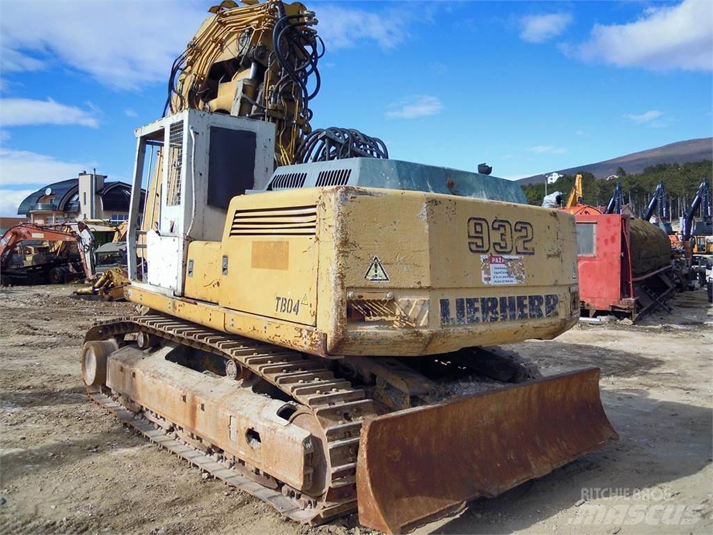 Liebherr R932 T Crawler excavators