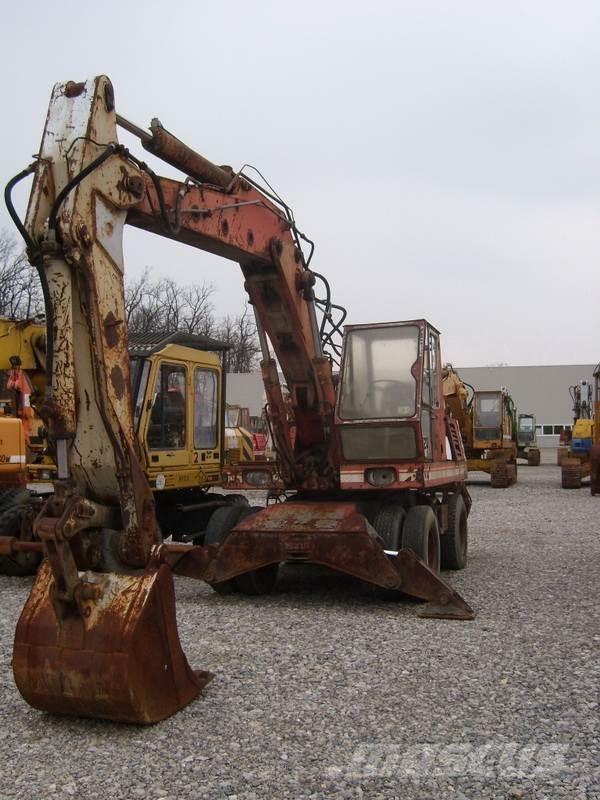 O&K MH6 Wheeled excavators