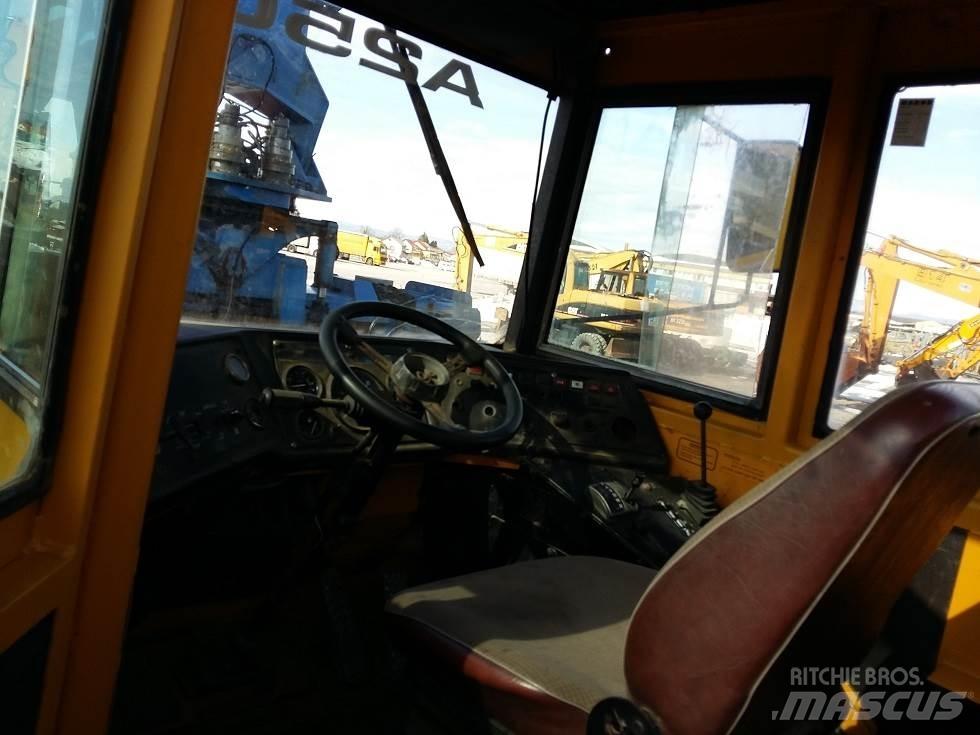 Volvo A25 Articulated Haulers