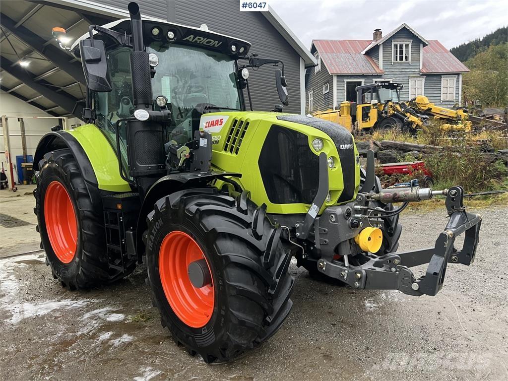 CLAAS 550 Tractors