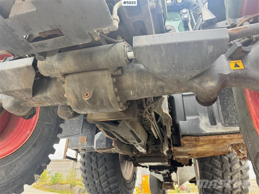 CLAAS Arion 660 Tractors