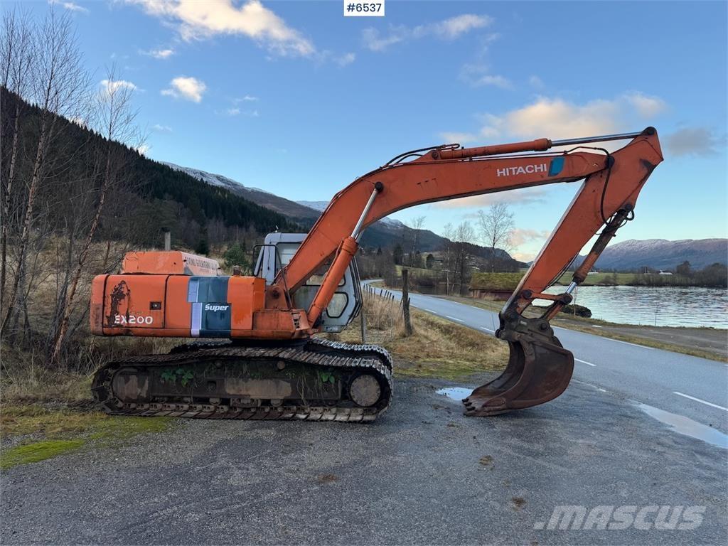 Hitachi EX 200-2. Crawler excavators