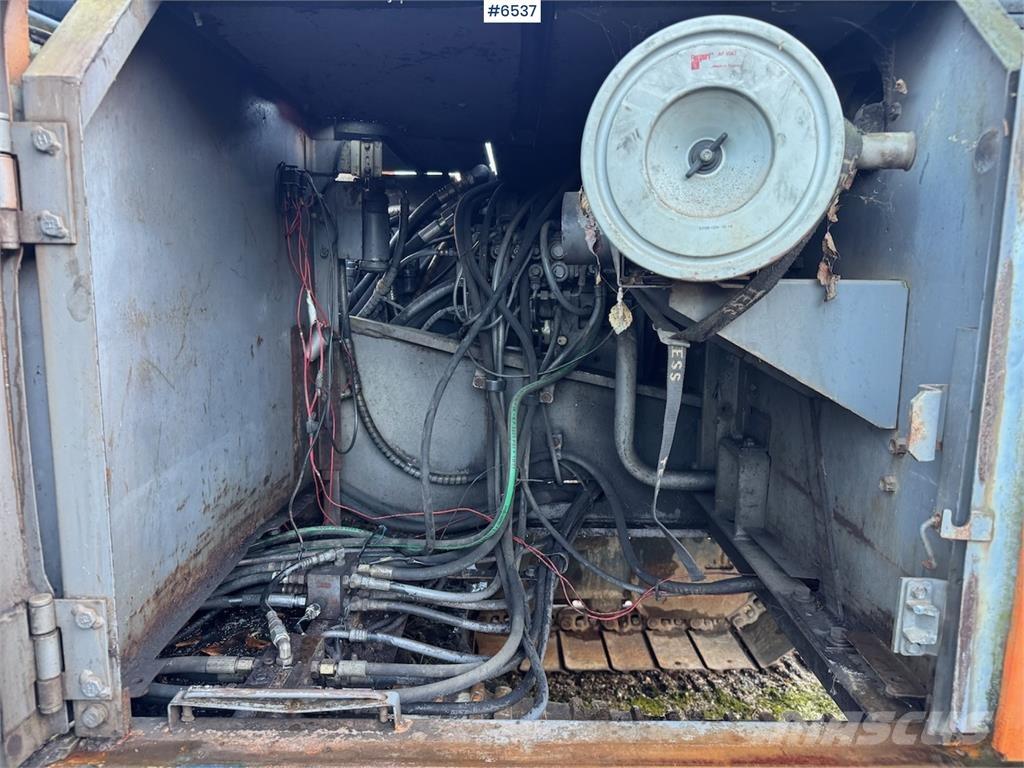 Hitachi EX 200-2. Crawler excavators