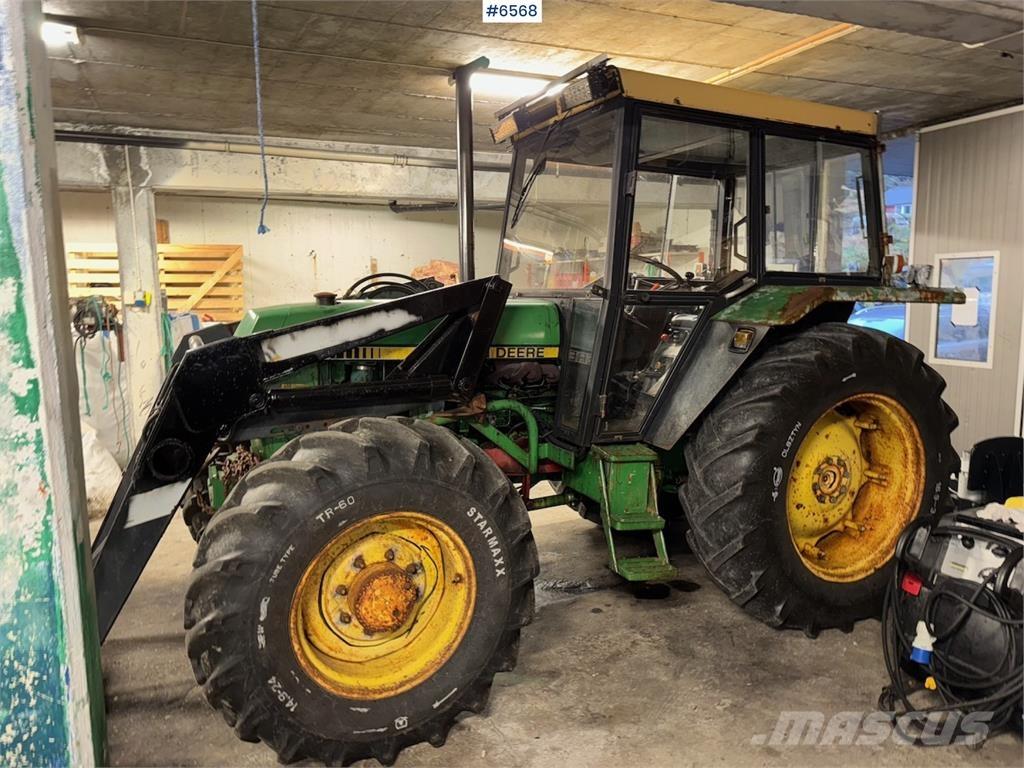 John Deere 2140 Tractors